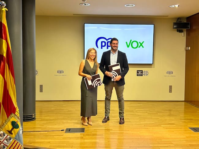 Ana Alós y Alejandro Nolasco, tras la firma del acuerdo