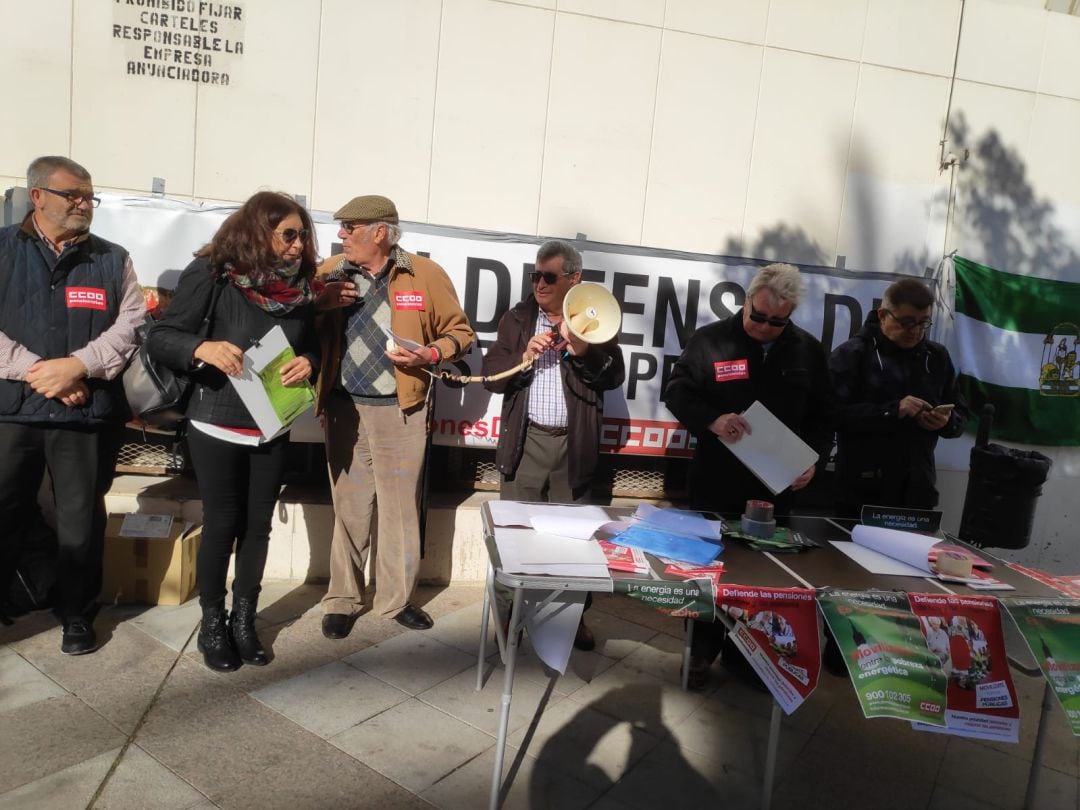 Comisiones Obreras pide el blindaje de las pensiones en la plaza de las Angustias