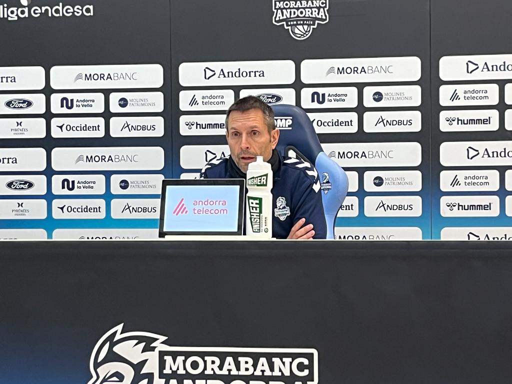 L'entrenador del Morabanc, Natxo Lezkano, en la roda de premsa prèvia al duel contra l'UCAM Mùrcia