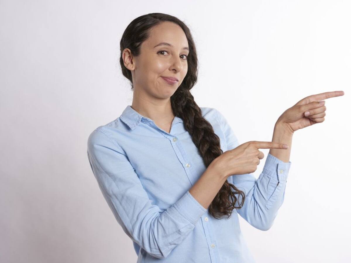 ¿Qué hago con las manos al hablar en público?