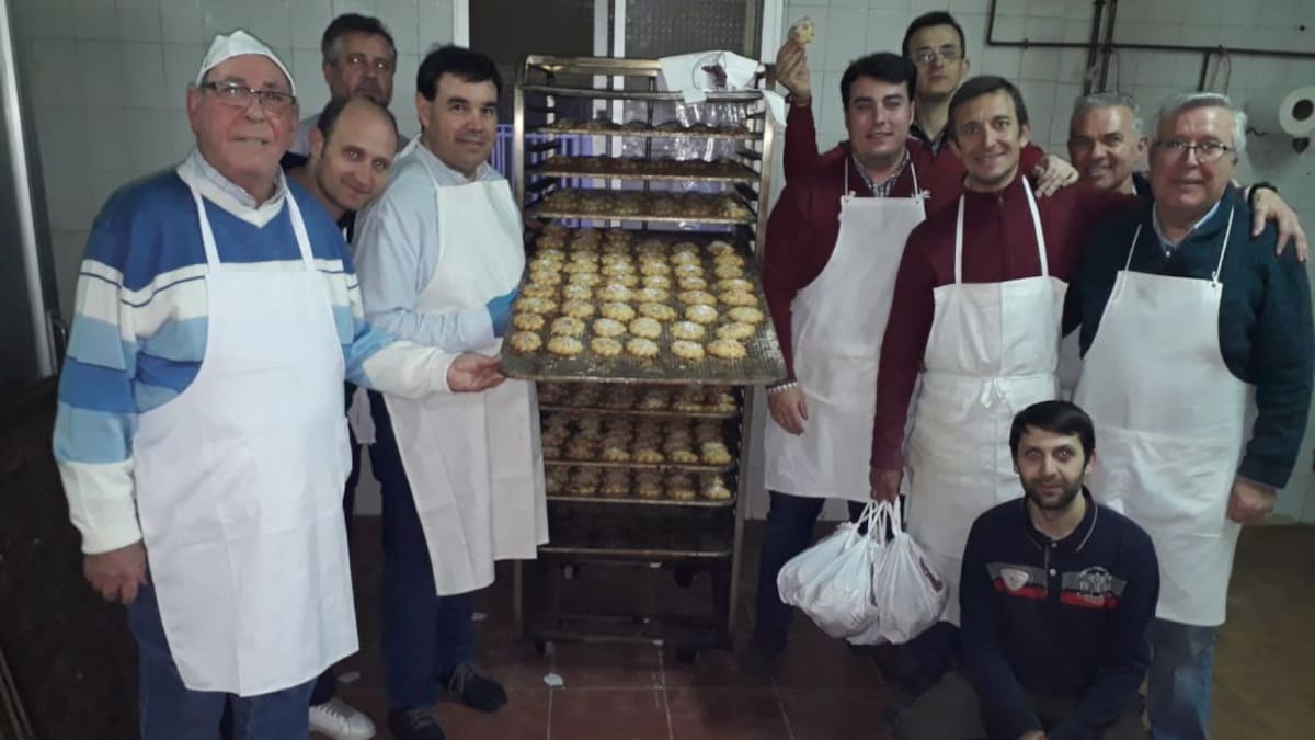 Hasta San Antón, Pascuas son...