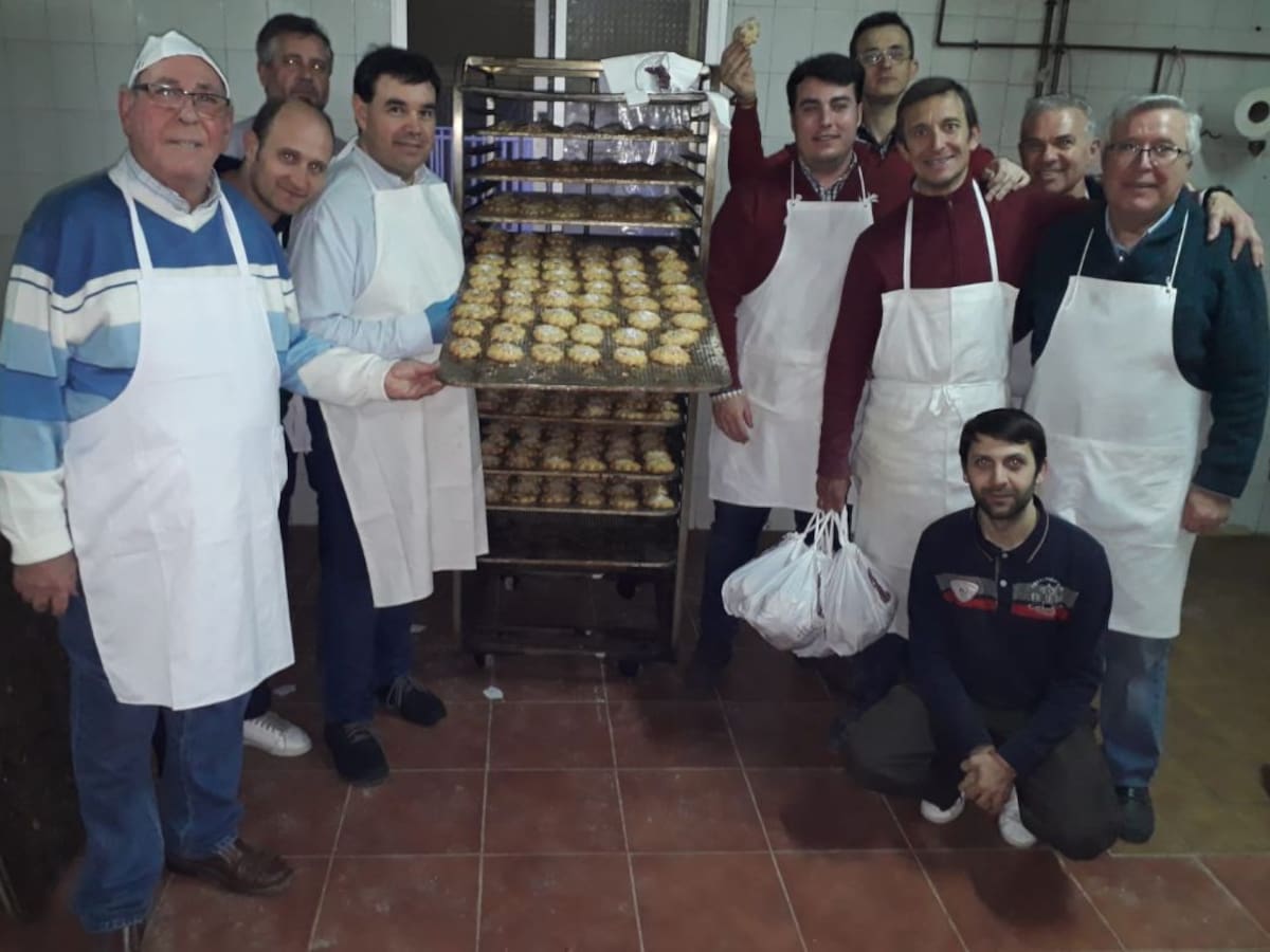 Hasta San Antón, Pascuas son...