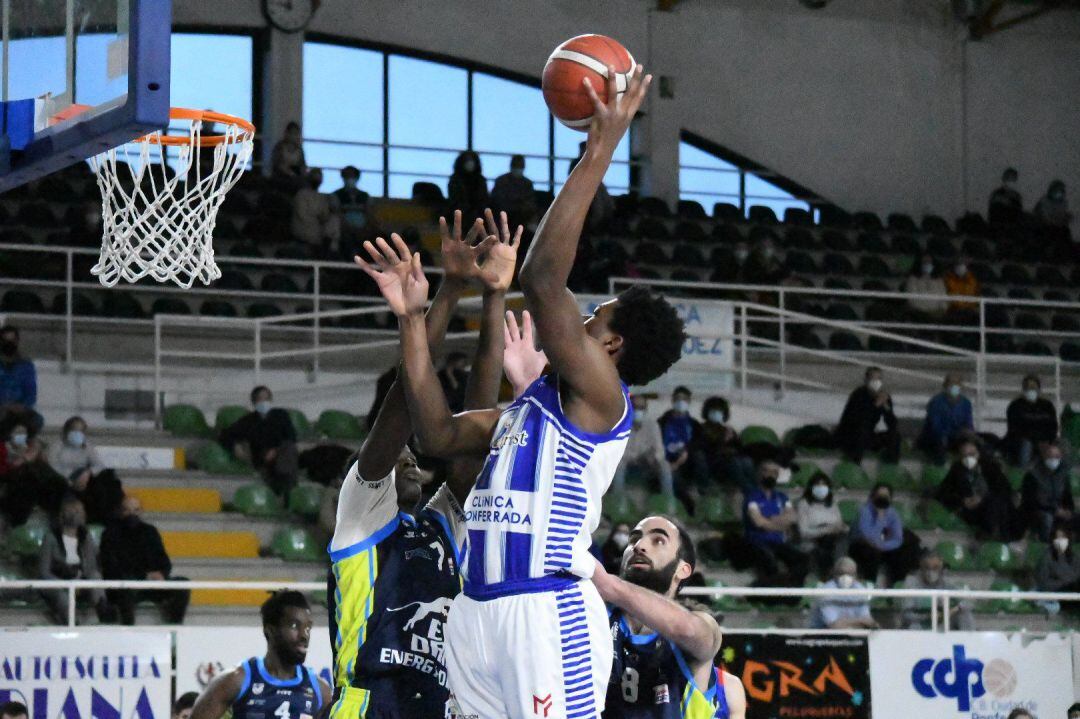 El conjunto berciano suma ya la 12 victoria del campeonato y se acerca al play-off de ascenso.