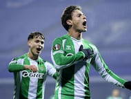 Riquelme celebra su gol anotado contra el Dinamo Zagreb