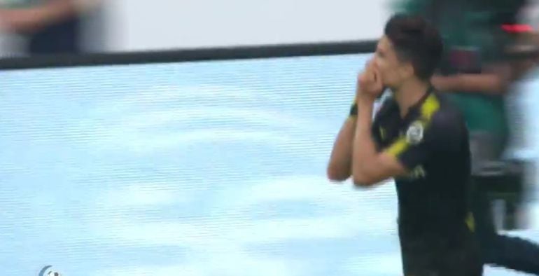 Bartra celebra su gol frente al Wolfsburgo