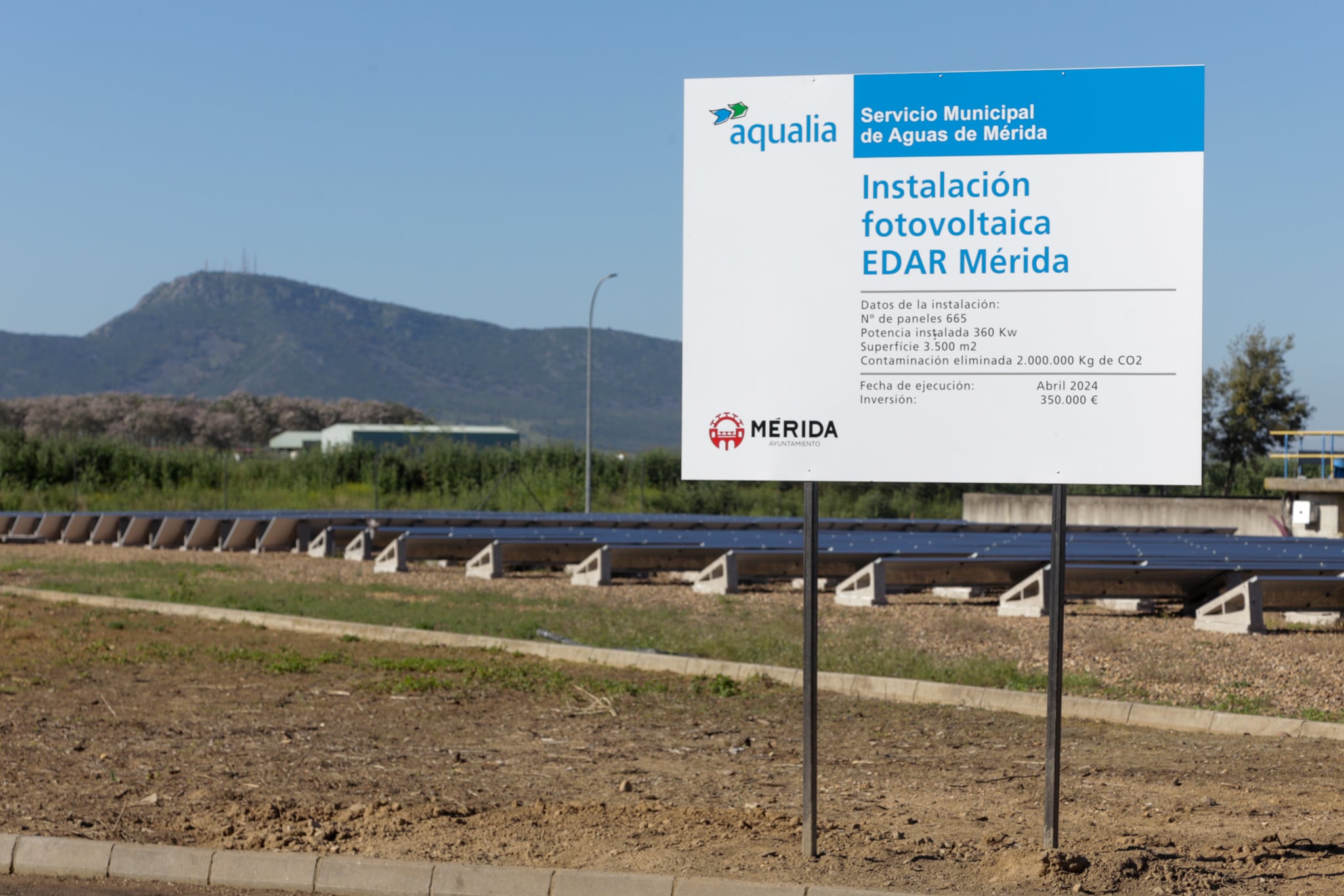 Aqualia instala placas fotovoltaicas en la EDAR de Mérida