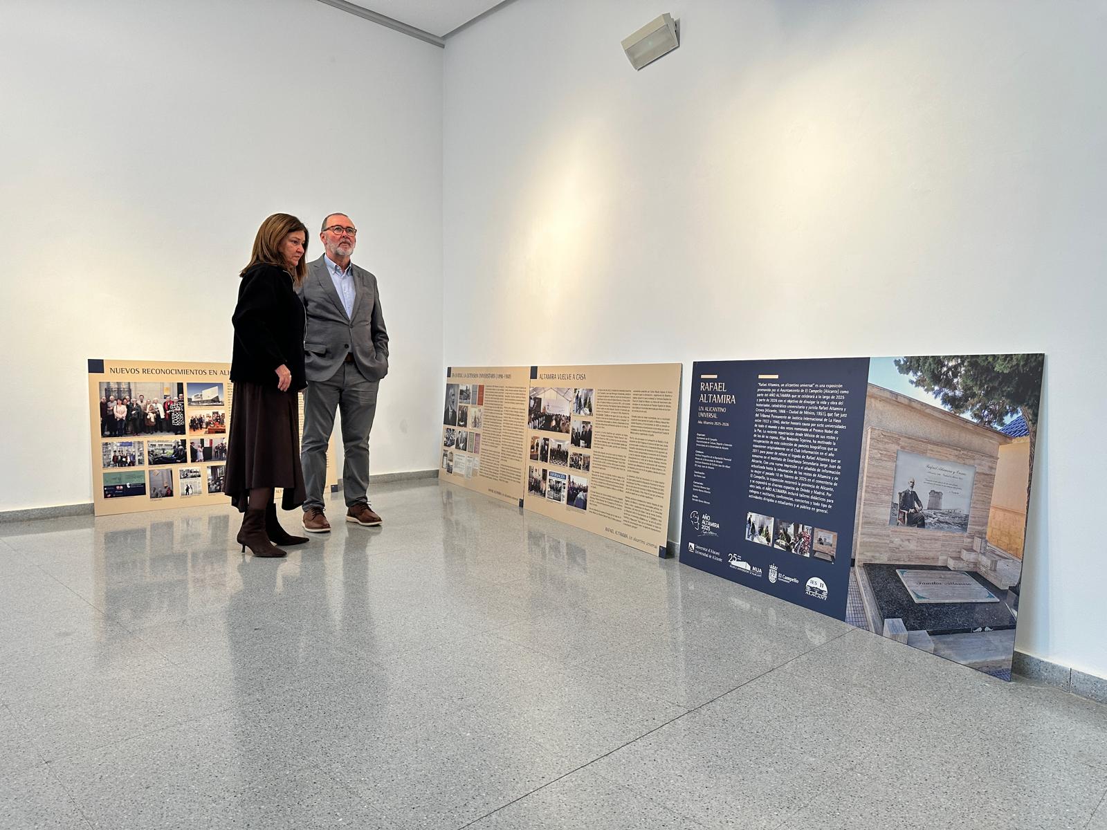 El alcalde de El Campello, Juanjo Berenguer, y la concejala de Cultura, Dorian Gomis