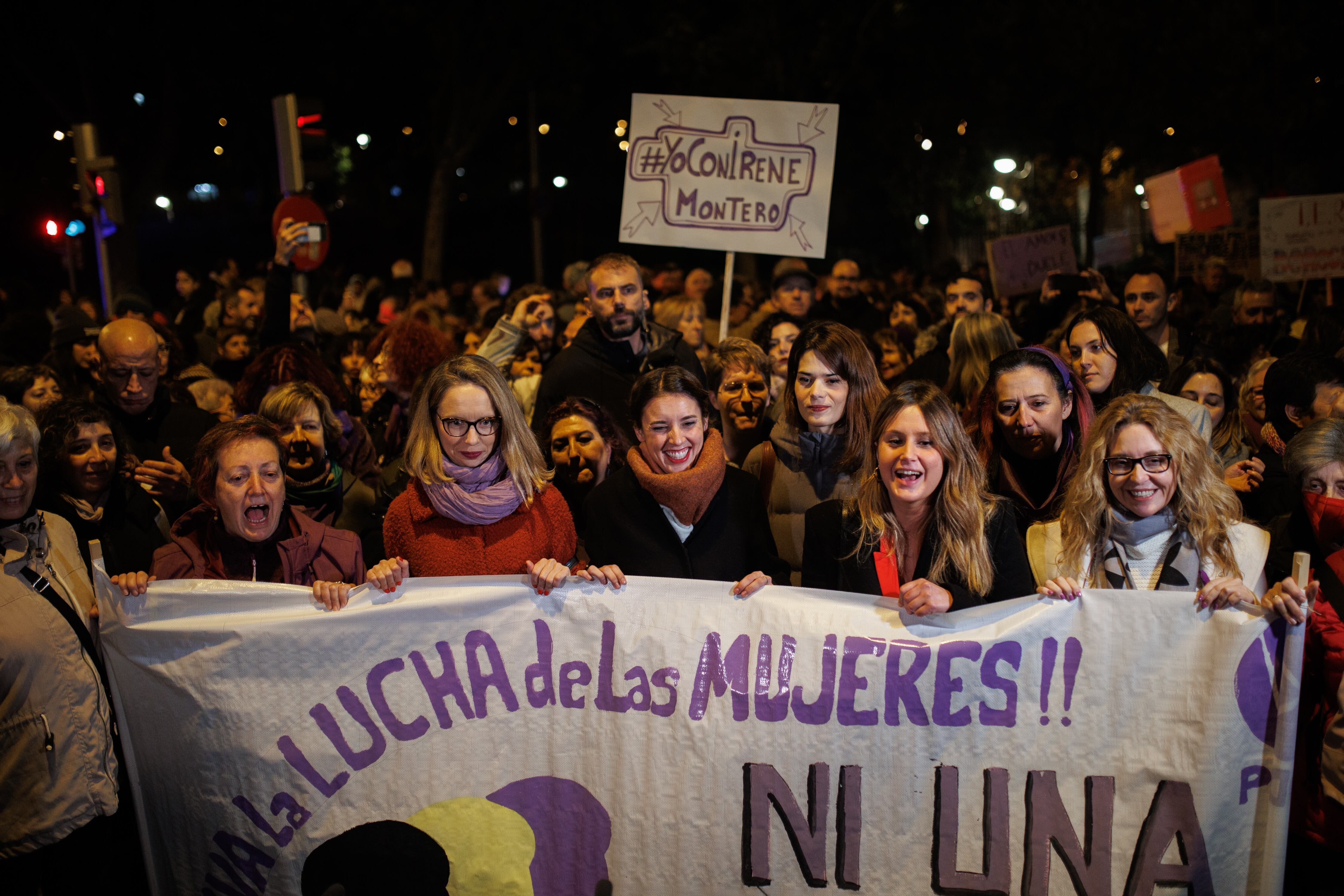 Irene Montero encabeza la manifestación feminista en Vallecas