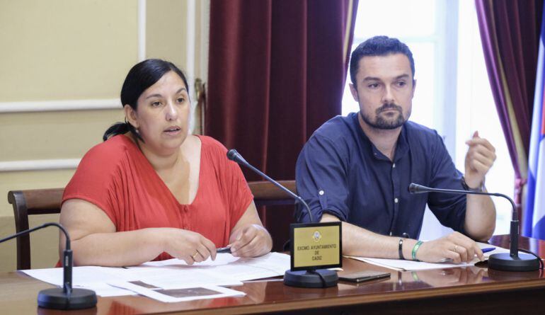 Ana Fernández y Martín Vila, en una rueda de prensa