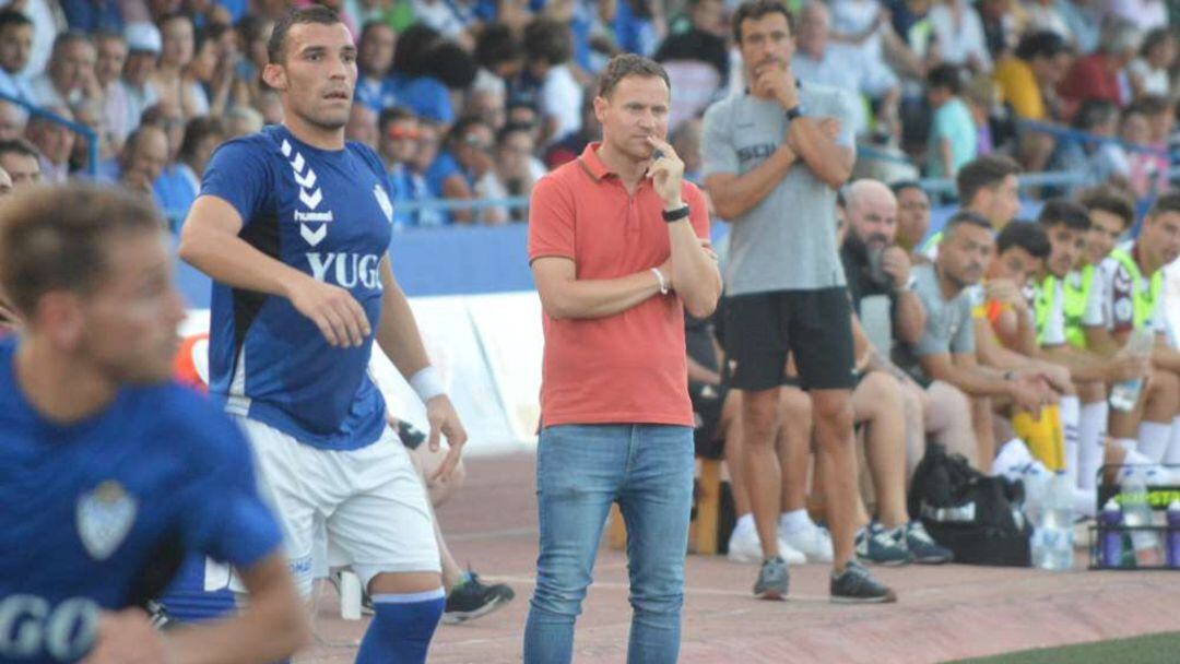 Mario Simón en un partido.