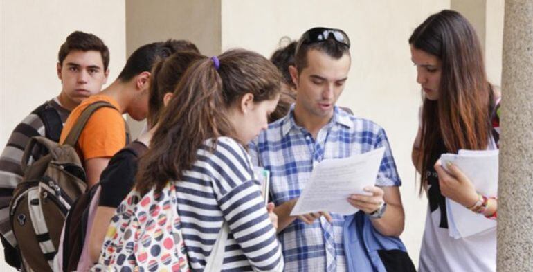 En total la UCLM tiene previsto ofertar hasta 10 nuevas titulaciones y otros 5 másteres universitarios