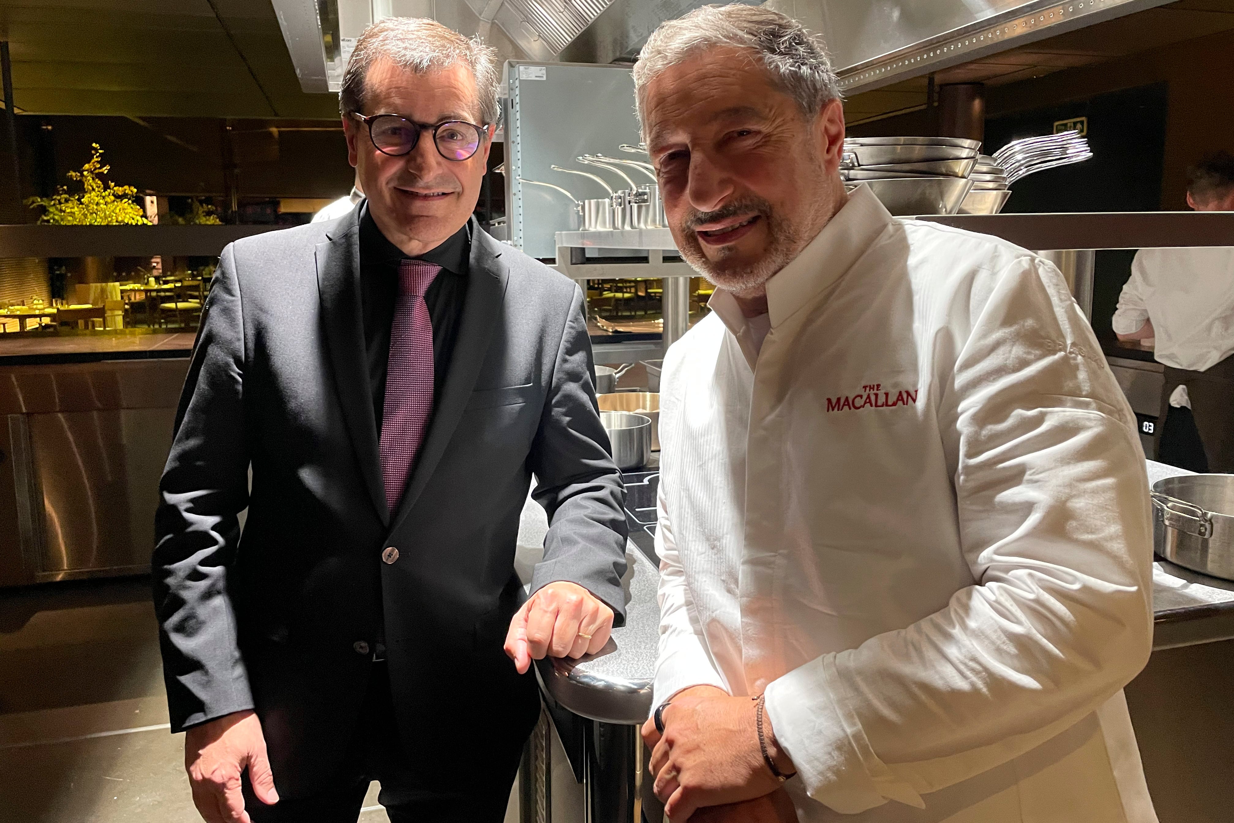 Los hermanos Roca en la cocina de su nuevo restaurante &#039;TimeSpirit&#039; en Escocia. El Celler de Can Roca abre en la destilería The Macallan su primer restaurante fuera de España, TimeSpirit, una experiencia culinaria que celebra la creatividad, la historia y la naturaleza en un espacio de excelencia gastronómica en Escocia. EFE/ Susana Blaya