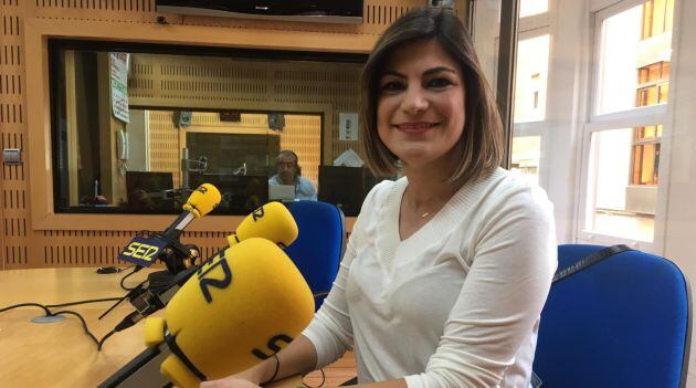 Inmaculada Sánchez Roca, alcaldesa de Santomera, en los estudios de Radio Murcia