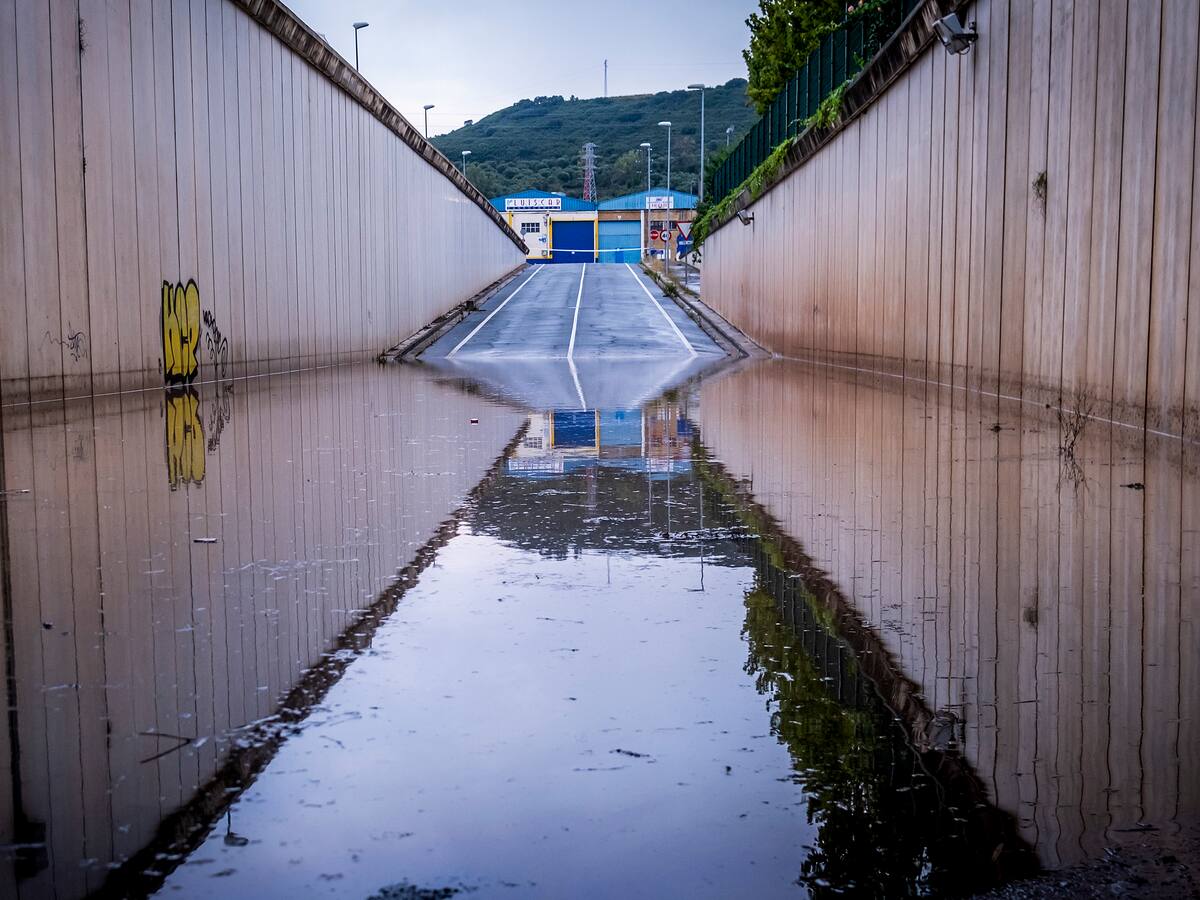Las fuertes tormentas dejan hasta 62 incidencias en carreteras, bajos y garajes de La Rioja