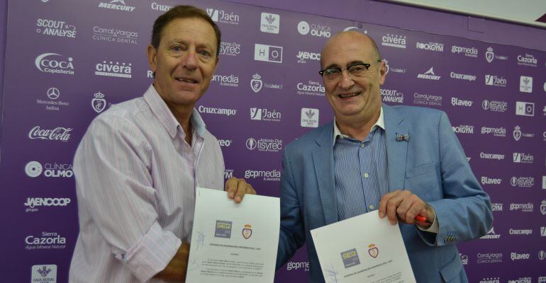 El presidente del Real Jaén, Higinio Vilches, y el director de Radio Jaén, Manuel Palomo.