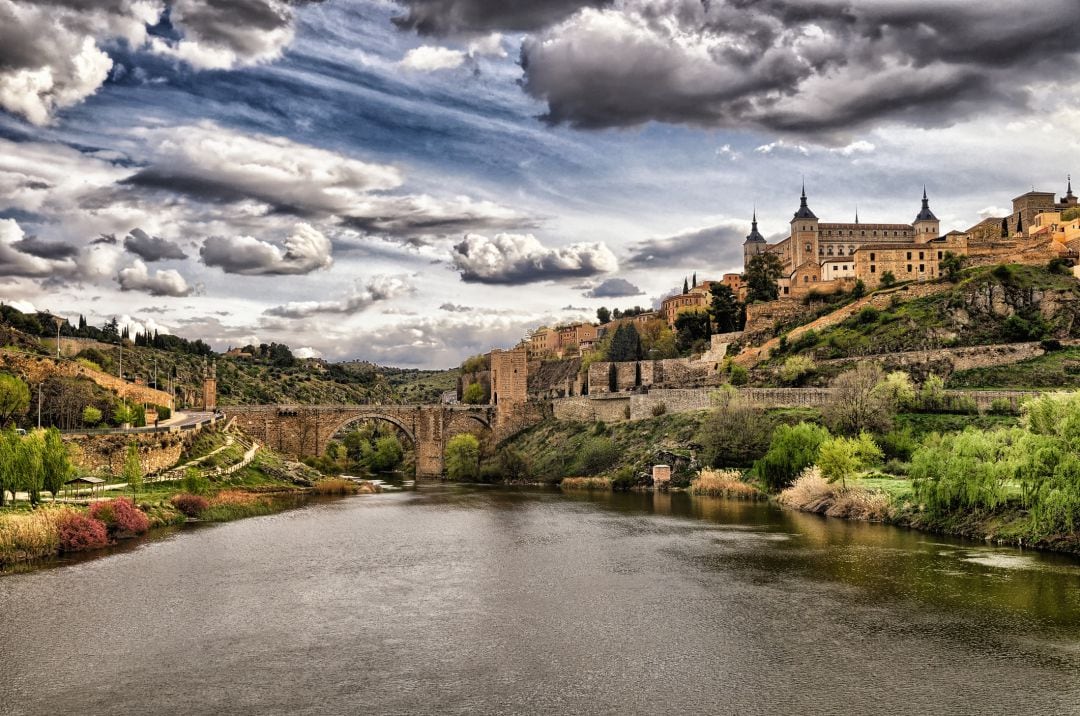 Río Tajo a su paso por Toledo