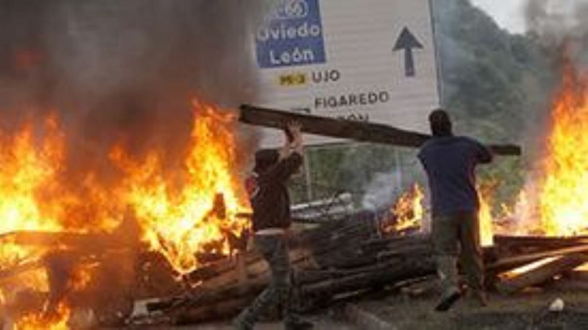 La Audiencia Provincial de León juzga a seis ex mineros de Laciana por los cortes de carretera en las movilizaciones del 2019