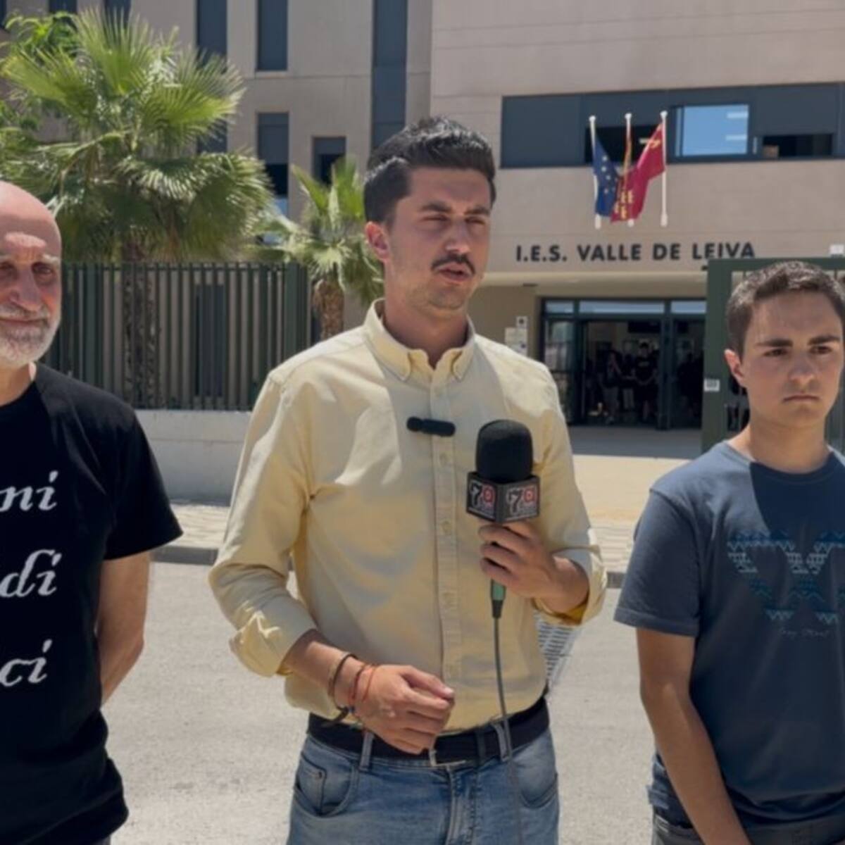 El equipo directivo del IES Valle de Leiva contesta al consejero: "Le ofrecimos ese dinero a la Consejería para solucionar el problema"