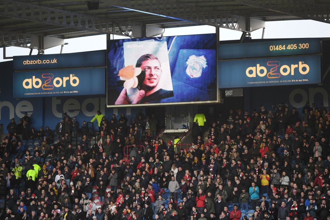 El fútbol ha rendido homenaje estas últimas semanas a Emiliano Sala. En los próximos días se empezará a buscar al piloto que lo llevaba a Escocia.