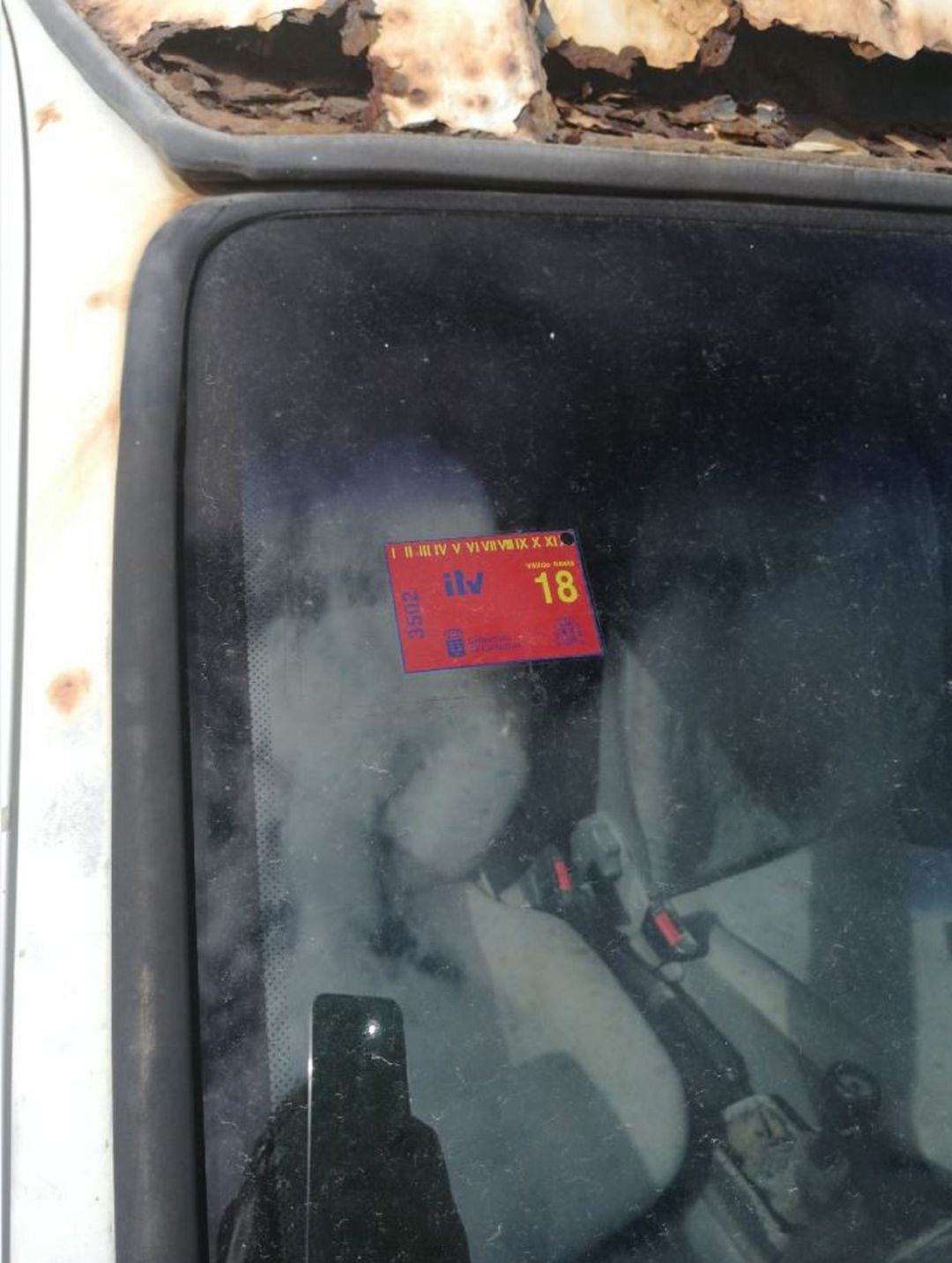 Uno de los vehículos municipales de Teguise en mal estado y con la ITV caducada.