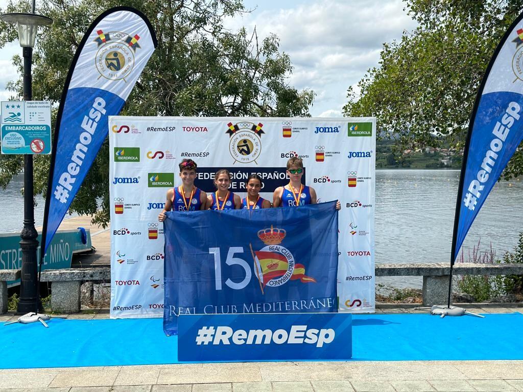 El equipo infantil mixto del Club Mediterráneo, campeón de España de remo