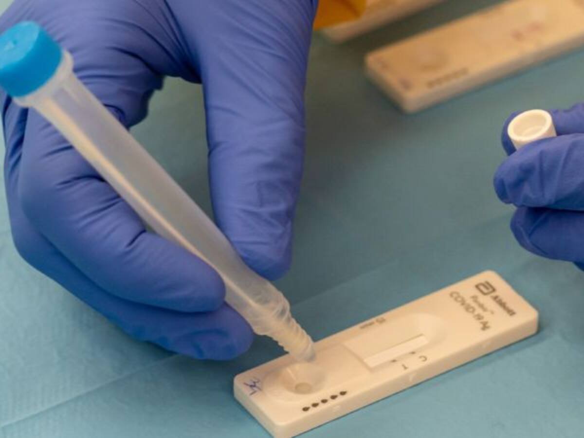 Cribado a los alumnos del Colegio Calasanz de A Coruña por dos casos de coronavirus