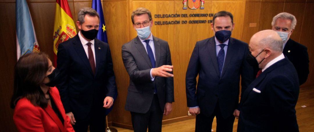 Autoridades en la toma de posesión de José Miñones