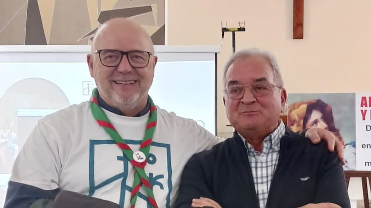 El padre Pedro, premiado con una bandera de Andalucía