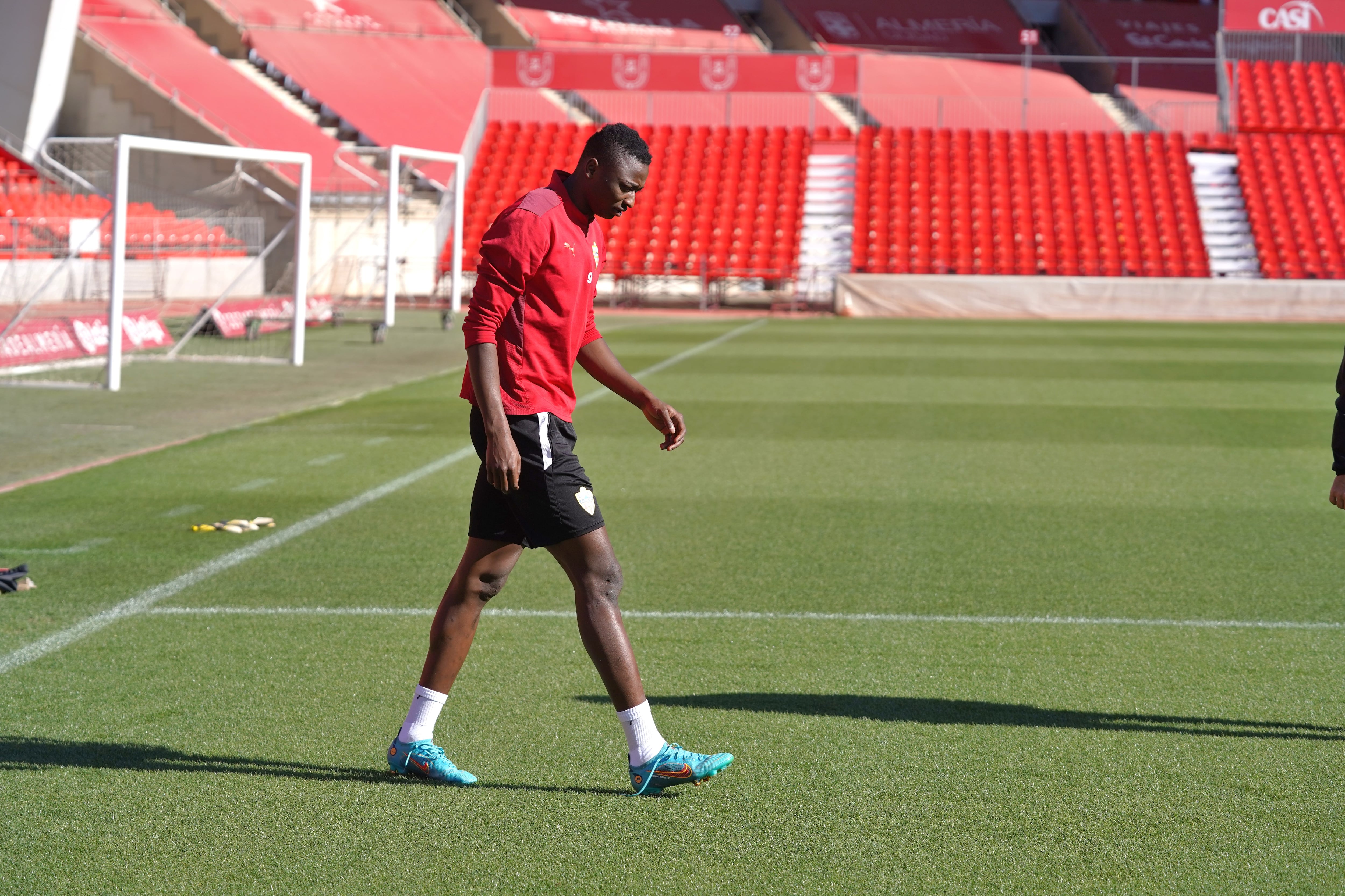 Umar Sadiq en el entrenamiento de este viernes.