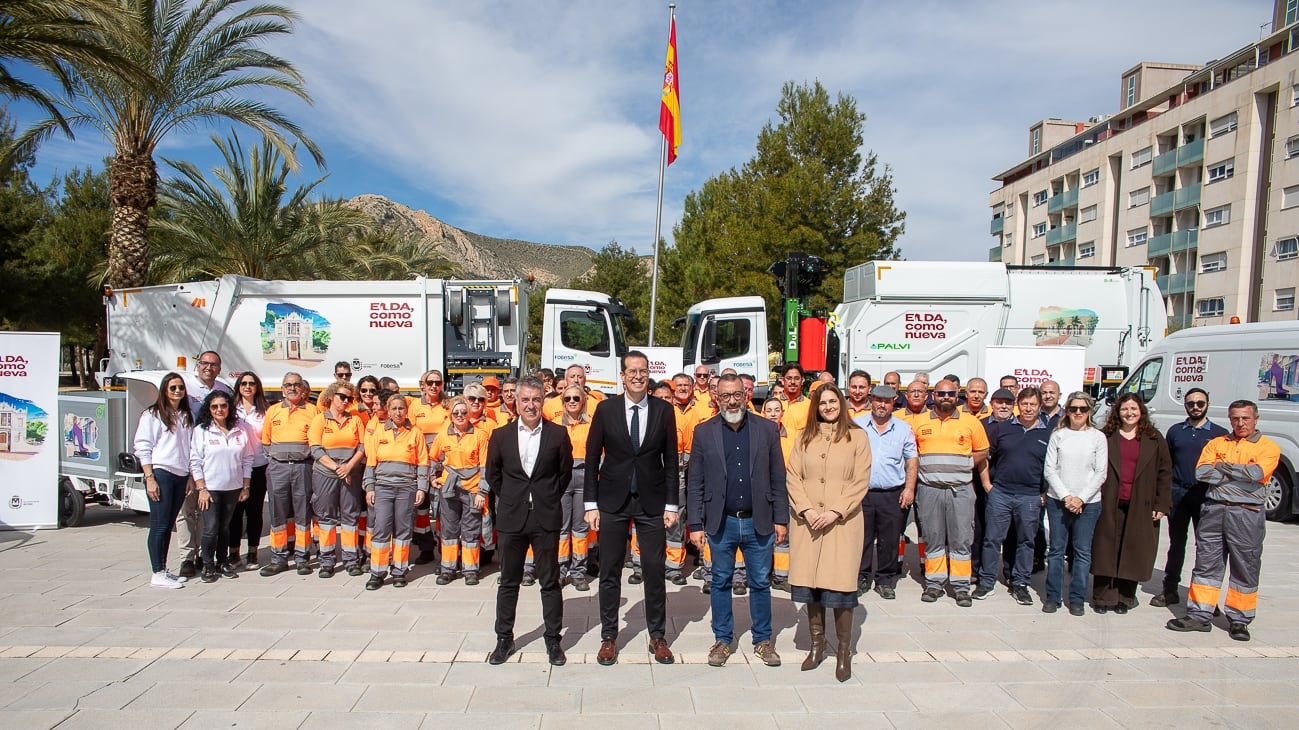 Rubén Alfaro, alcalde de Elda, ha presentado el nuevo contrato de limpieza viaria