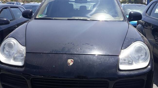 Coche con matrícula de otro vehículo