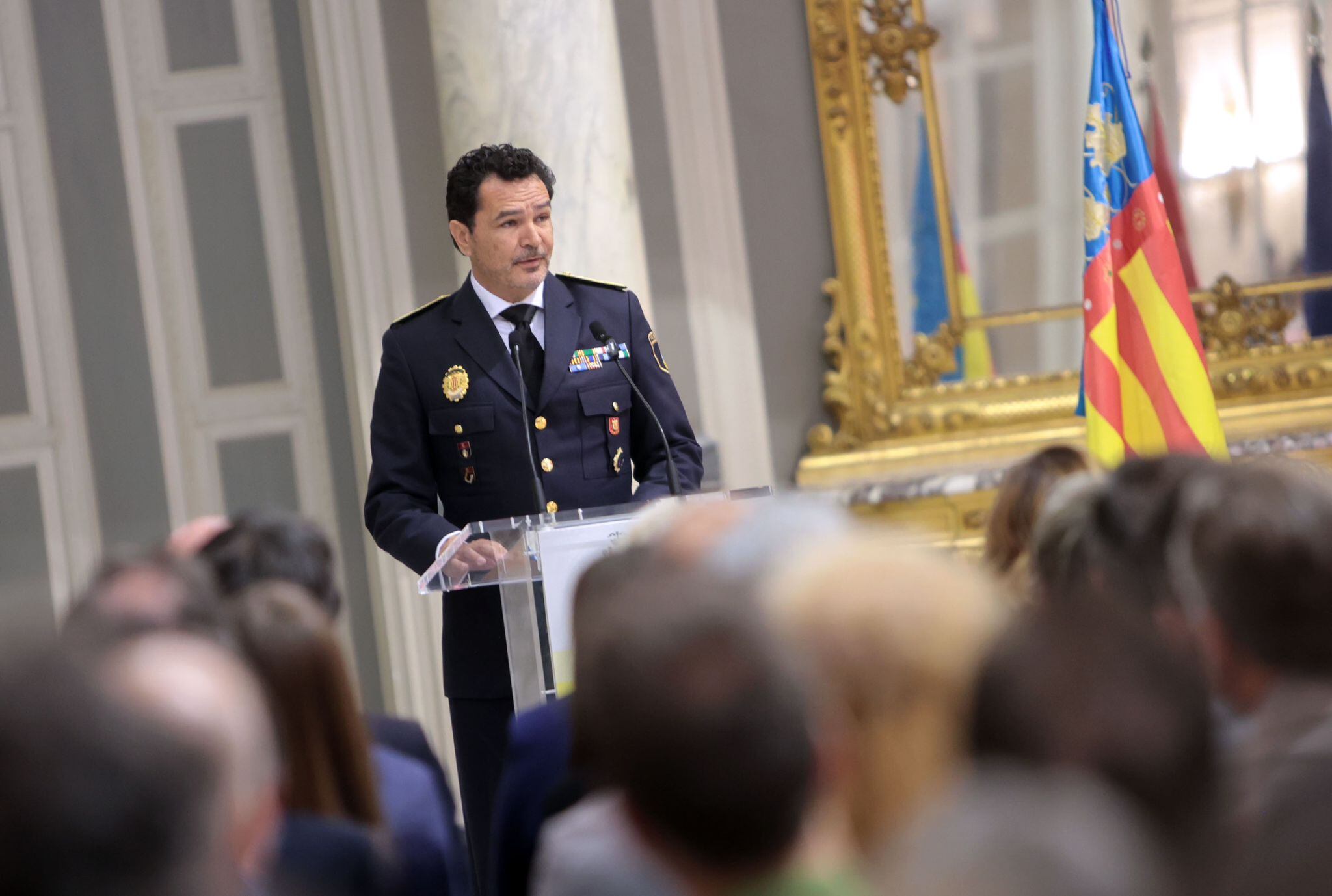 Toma de posesión del nuevo jefe de la Policía Local de València, Ángel Albendín
