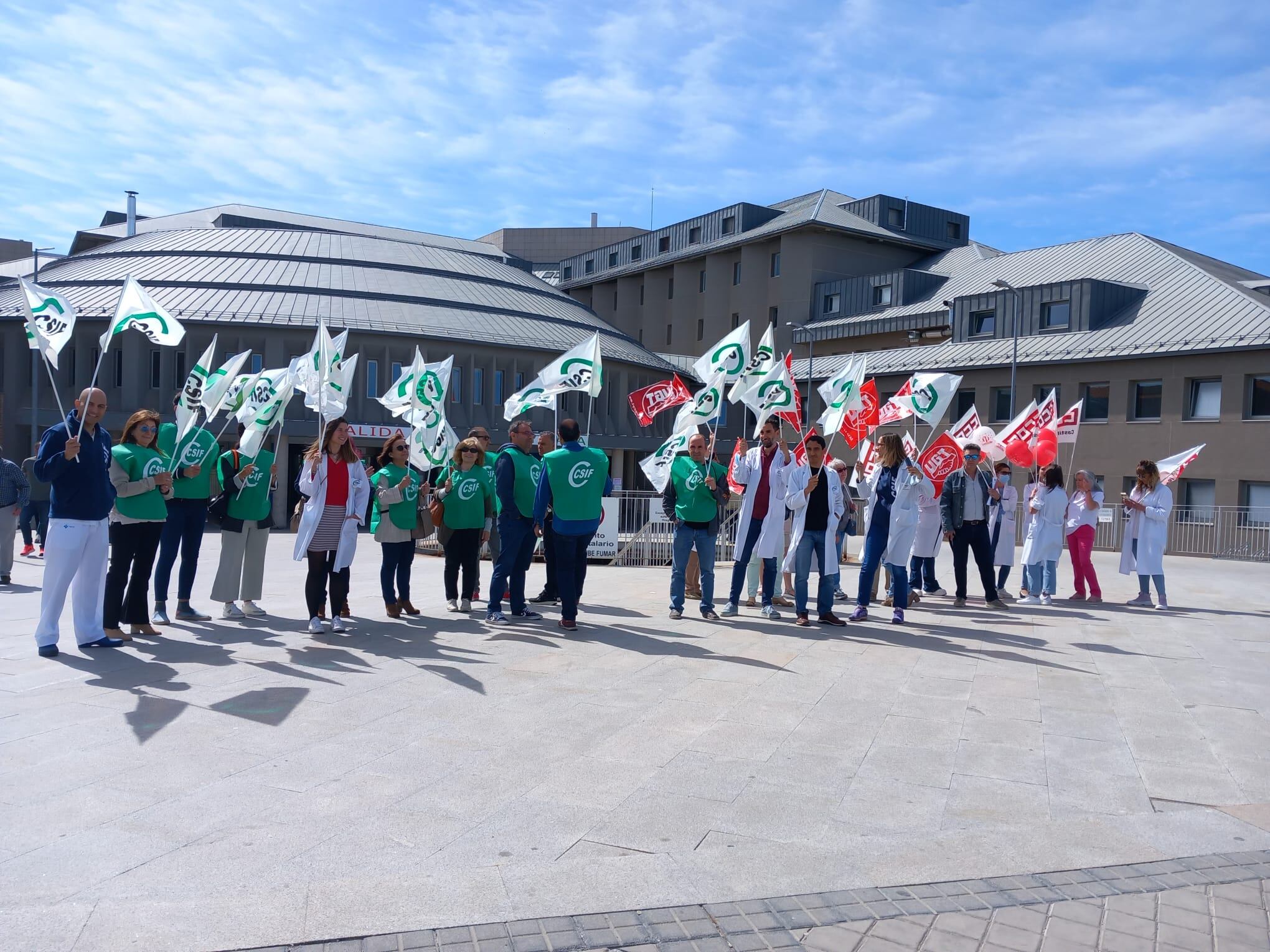 CSIF y CCOO se concentran en Segovia para exigir a la Junta avances en la negociación sobre Sanidad