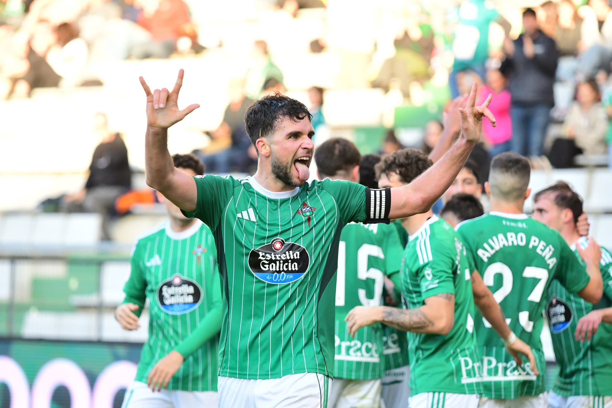 Álvaro Giménez celebra su gol en el Racing-Unionistas de Salamanca en A Malata (foto: Racing Club Ferrol)