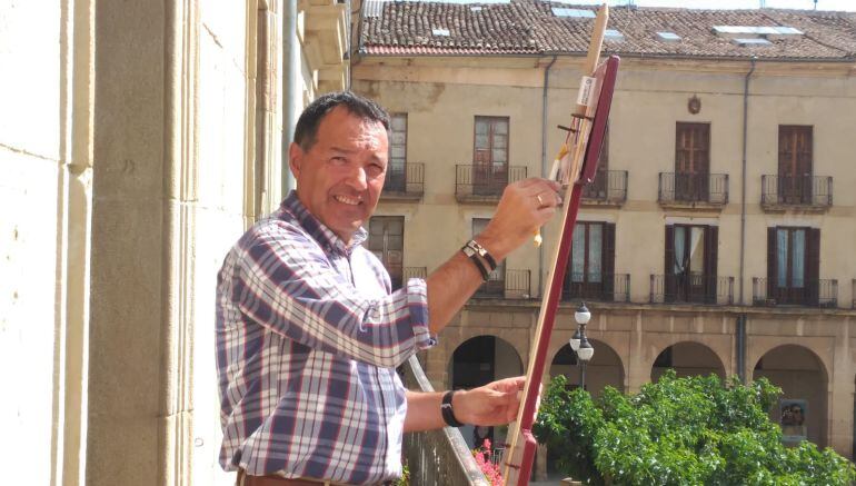 Pedro Arzoz, presidente de Cruz Roja Tafalla, tras conocer que su organización lanzará el cohete