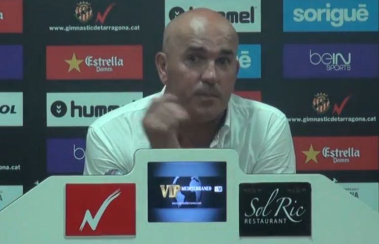 Luis César en rueda de prensa
