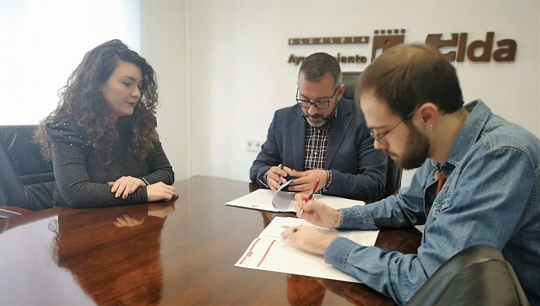 Firma del convenio con el Consejo de la juventud