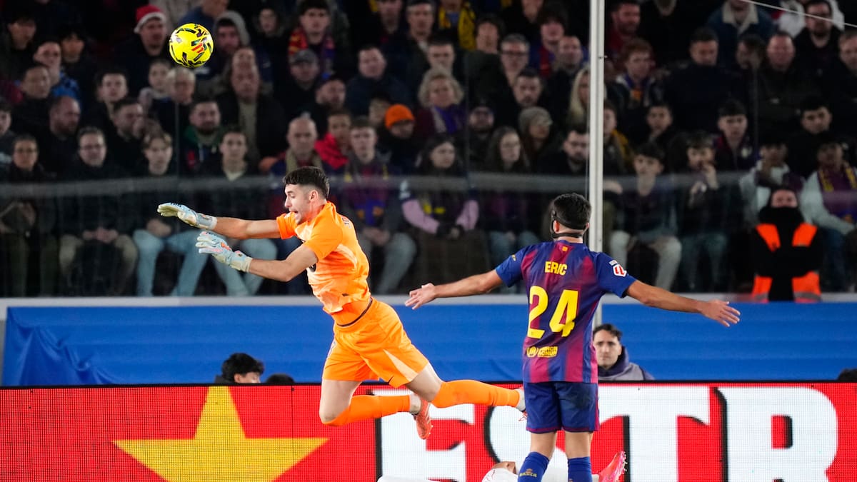 "A Osasuna se le pide mayor implicación de la plantilla y se está notando"