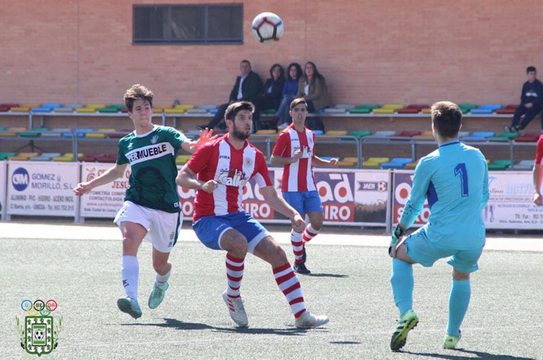 Jugada del aprtido entre el Úbeda Viva y el Torredonjimeno B