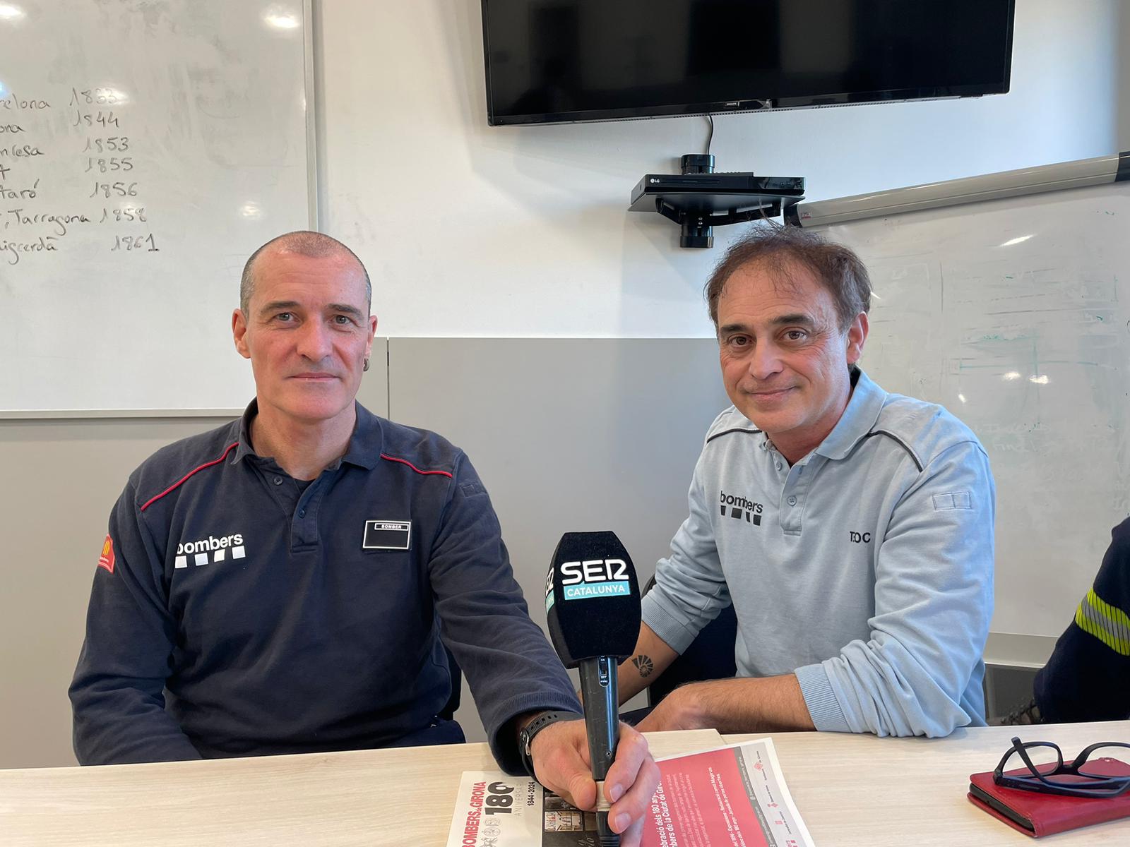 Xevi Vilardell i Àngel Salazar, membres de l&#039;Associació Cultural i Esportiva dels Bombers