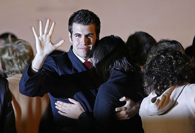 El auxiliar de vuelo Daniel González a su llegada a España