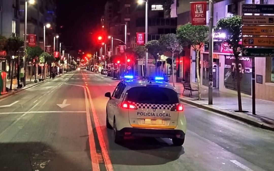 La Policía Local de Jaén fueron los primeros en dar aviso del siniestro a las oficinas del 112 Andalucía