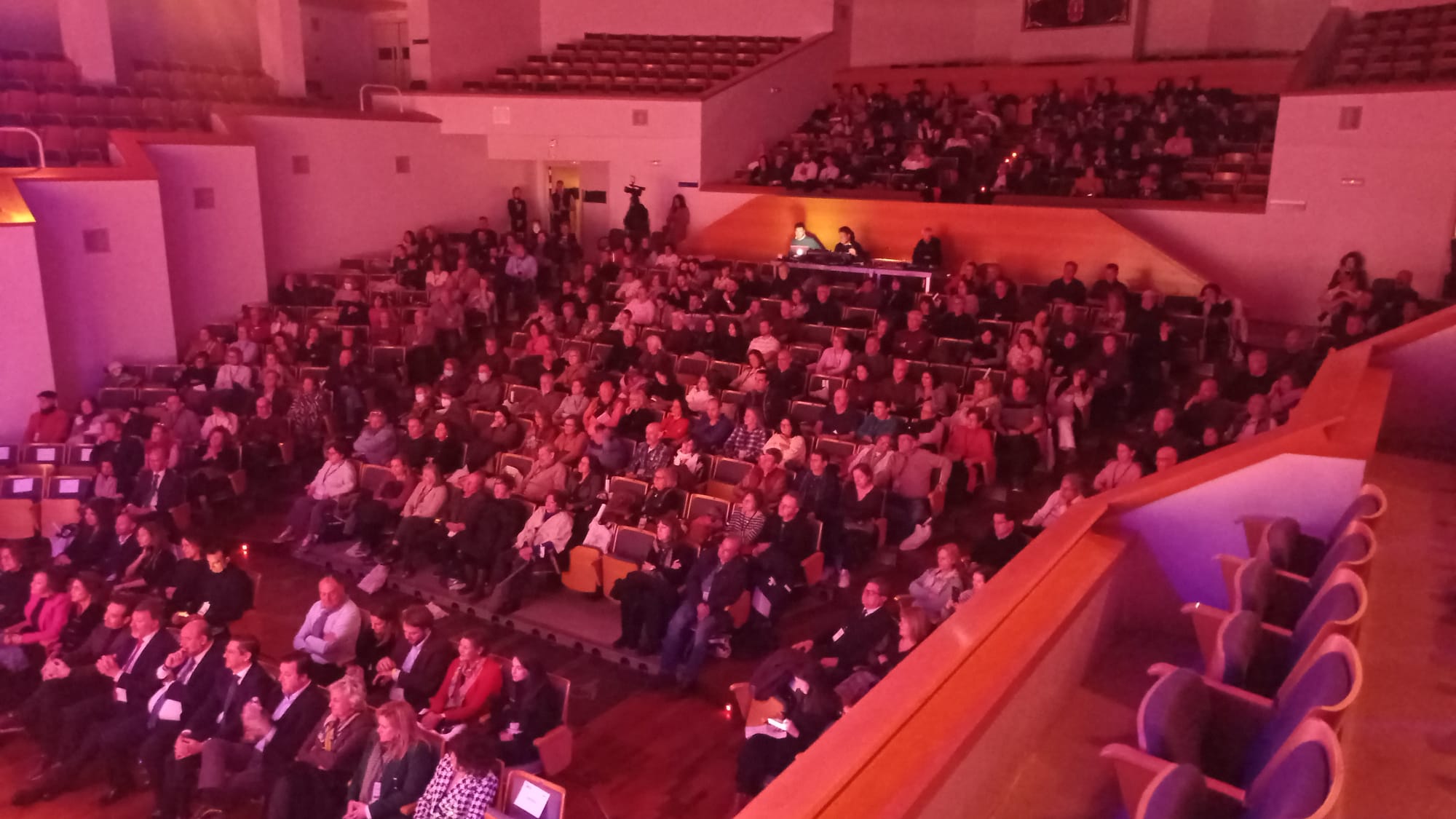 Alrededor de 300 personas han participado en la jornada inaugural del Congreso del Bienestar