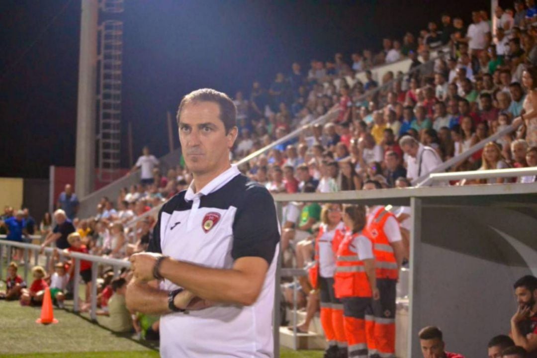 Diego Caro, entrenador del Puente Genil