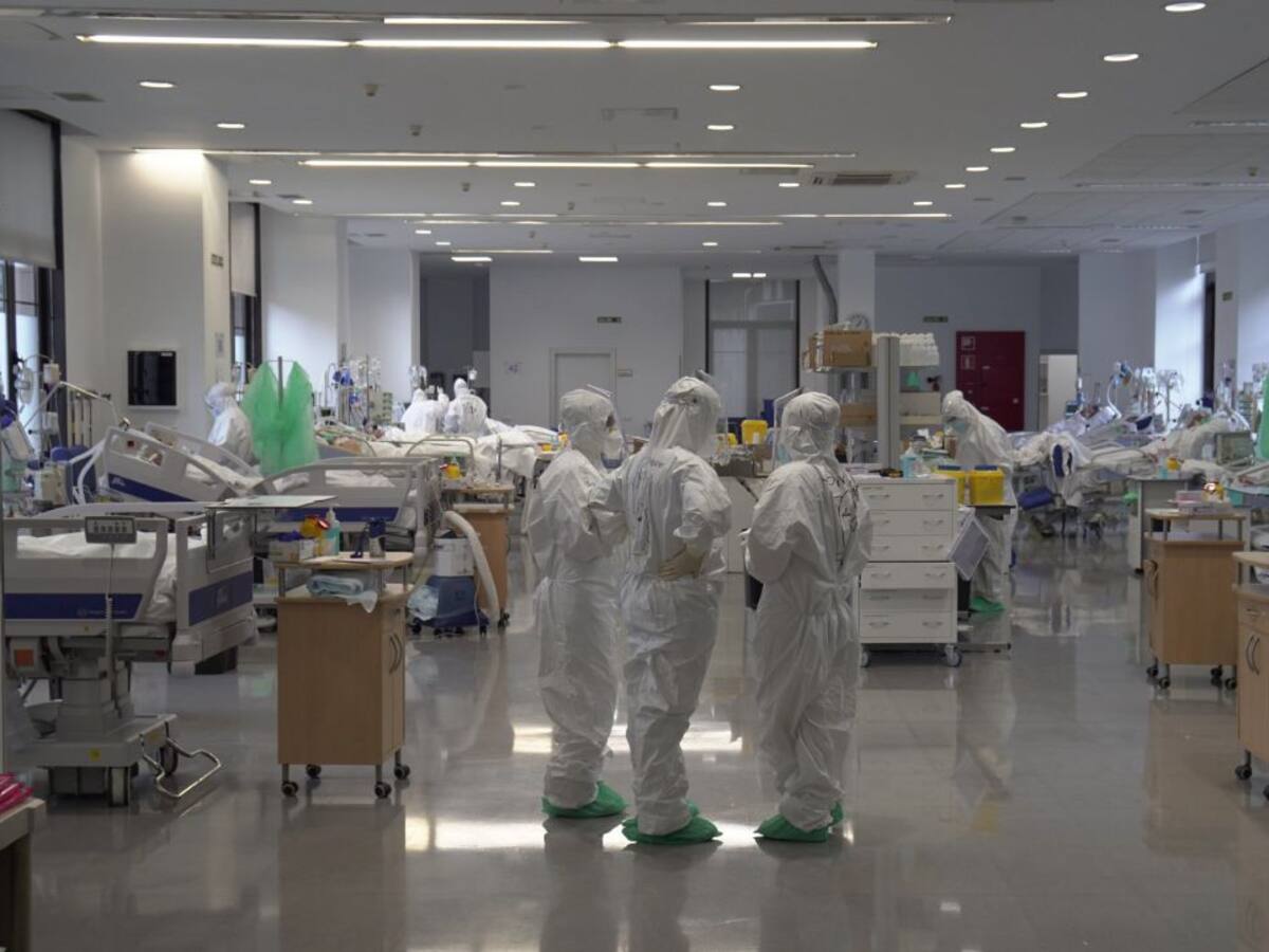 Cantabria suma 2 fallecidos con Covid y sube la incidencia, hospitalización y los casos UCI