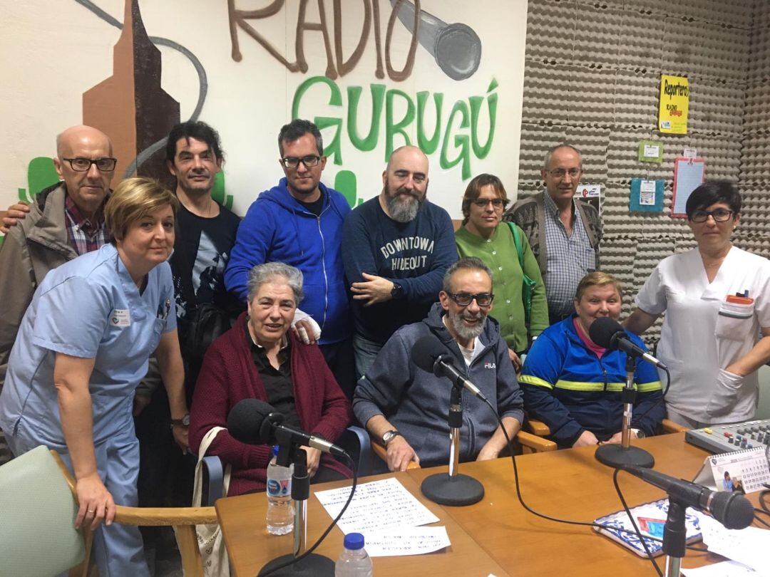 Los músicos palentinos César Rojo y Aris Abad son entrevistados en Radio Gurugú