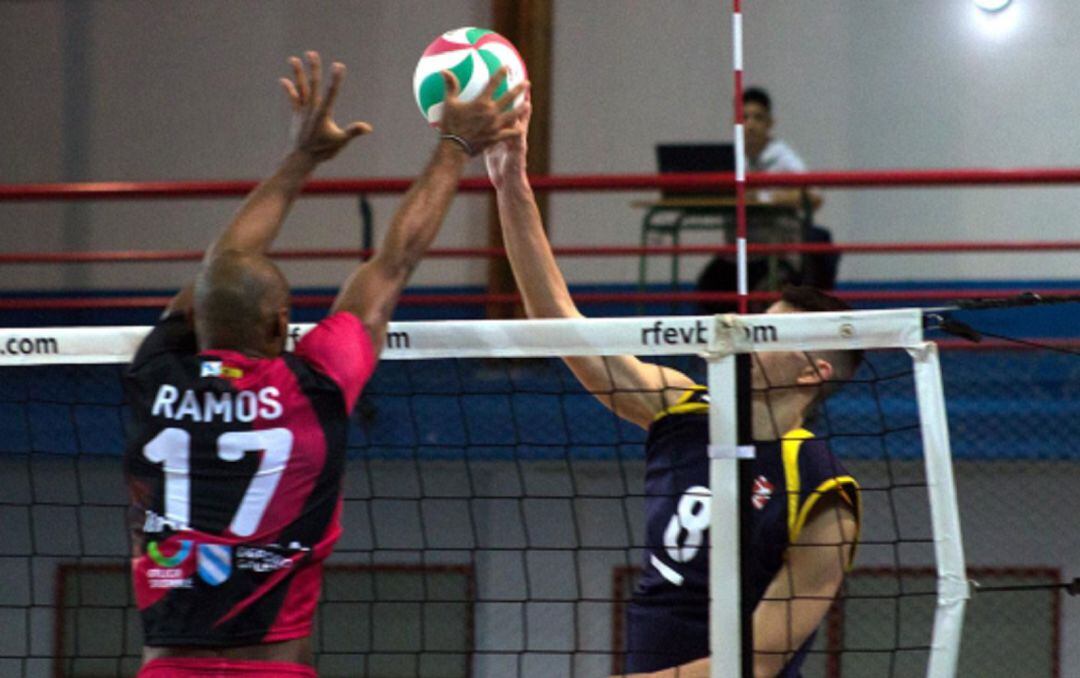 Partido en Coia del Vigo Voleibol