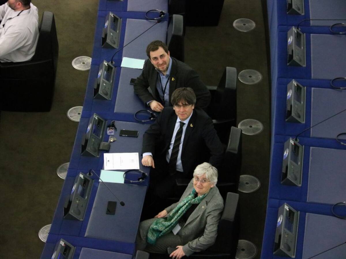 El Parlament Europeu retira la immunitat de Puigdemont, Comín i Ponsatí