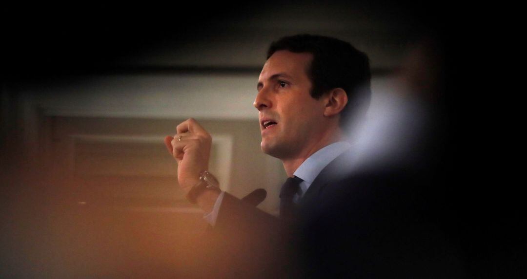 El presidente del Partido Popular, Pablo Casado ,durante su intervención en un desayuno informativo hoy en un hotel de Madrid