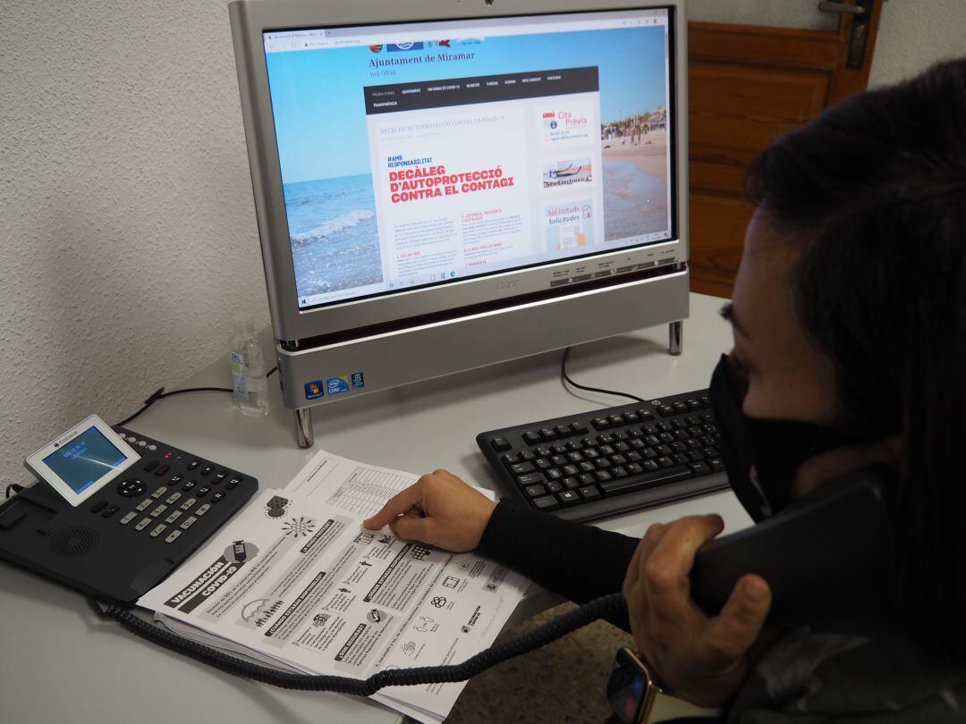 Campaña de información a través del teléfono para los mayores de 70 años  